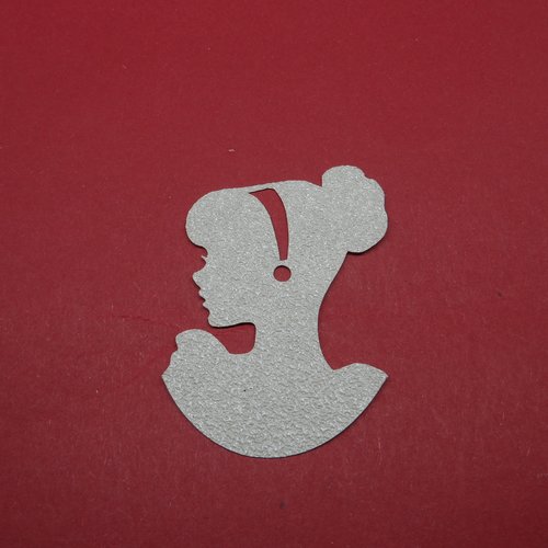 N°1050  jolie princesse de profil  en papier  tapisserie  lin brillant beige    découpage  fin