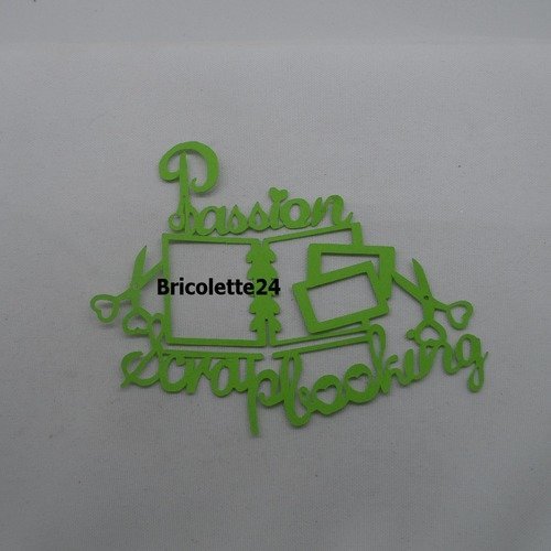 N°1127 mots passion  scrapbooking avec un album des ciseaux des cœurs  en papier vert