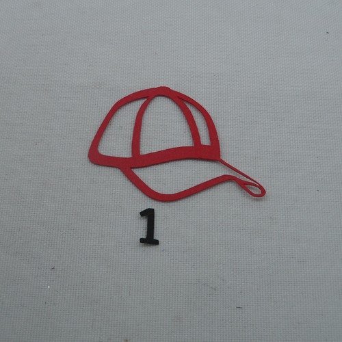 N°1165   casquette évidée  n°1 en papier  rouge   découpage  fin