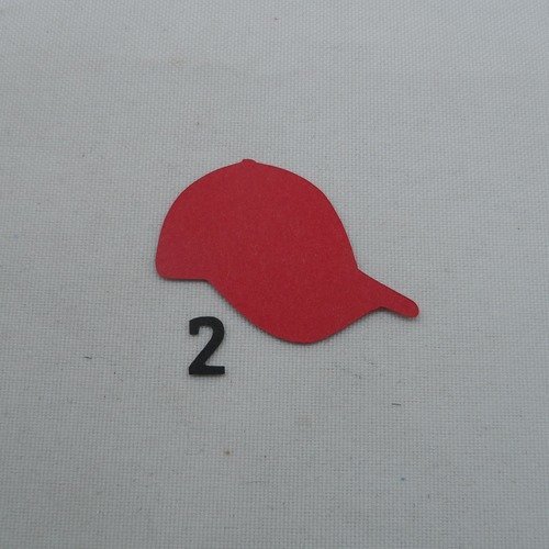 N°1165   casquette  n°2 en papier rouge  découpage  fin