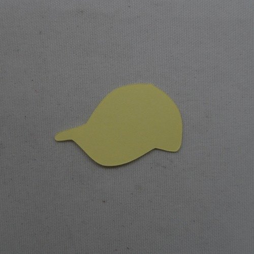 N°1165   casquette  n°2 en papier  jaune pale  découpage  fin