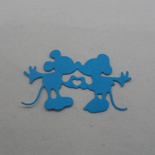 N°912 d'un couple de  souris célèbres leurs mains forment un cœur   en papier bleu turquoise  découpage fin