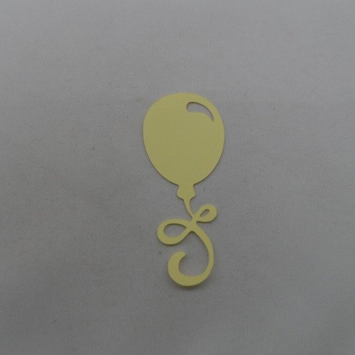 N°444 petit ballon en papier  jaune pale  découpage fin