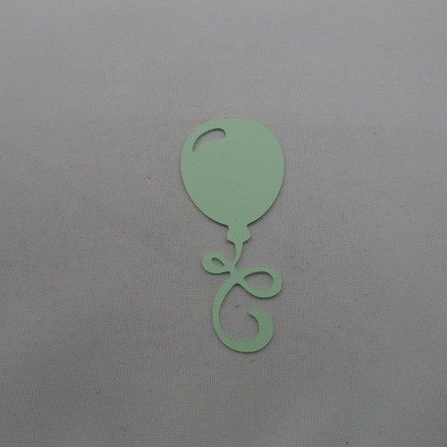 N°444 petit ballon en papier  vert pale  découpage fin