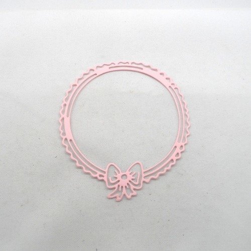 N°1102 cercle évidé avec un nœud    en papier rose