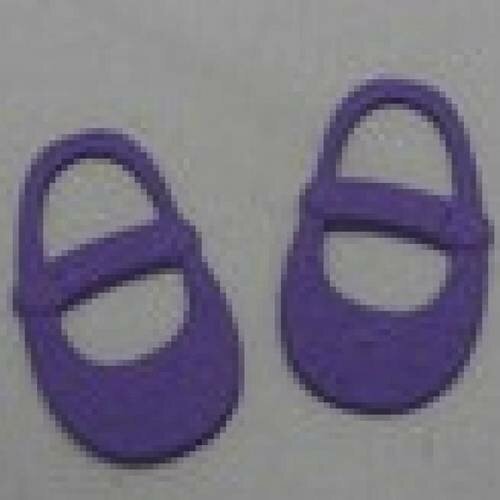 N°4 d'une paire de  chaussure en papier violet foncé  découpage et gaufrage