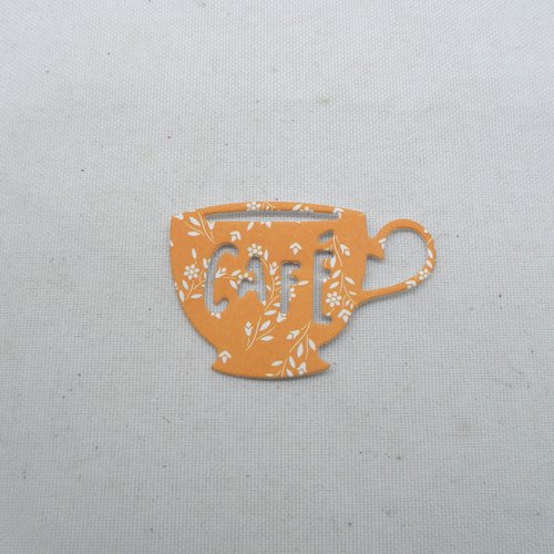 N°328  petite tasse de café en papier fond orange à fleurs  blanches  découpage