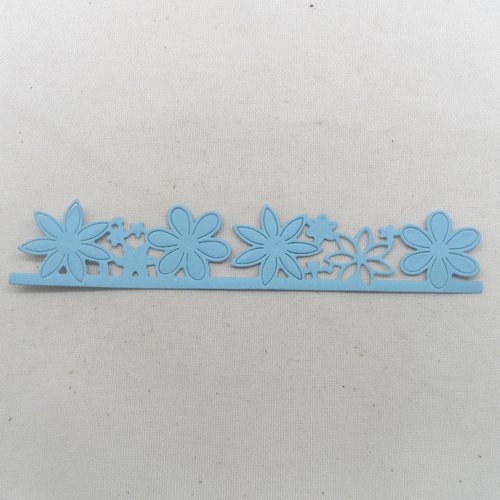 N°2083  d'une "bordure" fleurs  en papier bleu  découpage fin
