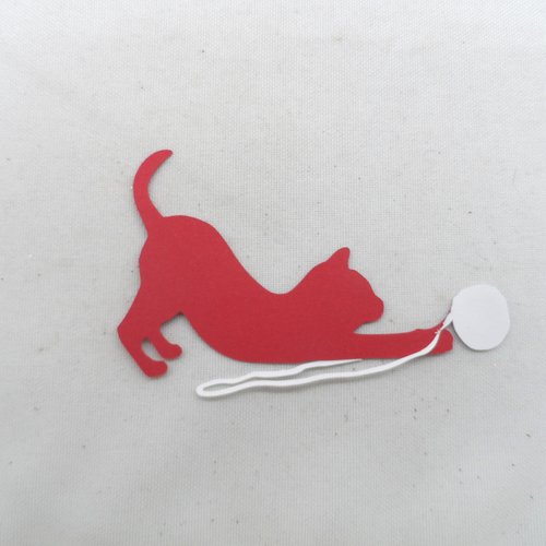 N°1200  chat jouant avec une pelote de laine  en papier   rouge et blanc découpage