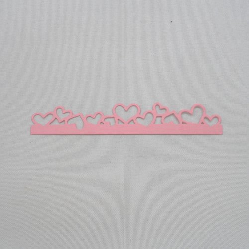 N°2084  d'une "bordure" cœurs  en papier rose  découpage fin