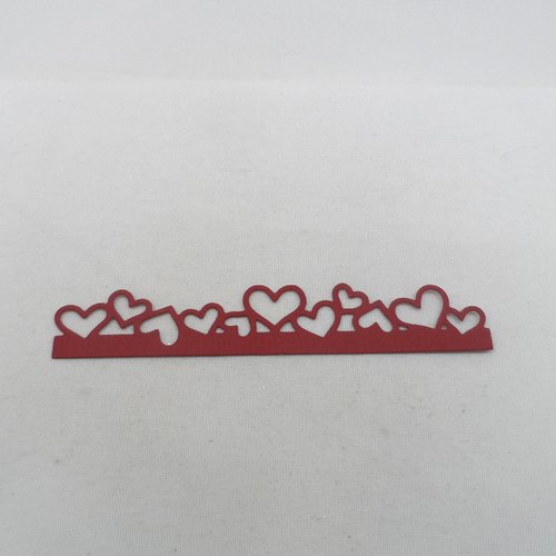 N°2084  d'une "bordure" cœurs  en papier rouge bordeaux  découpage fin