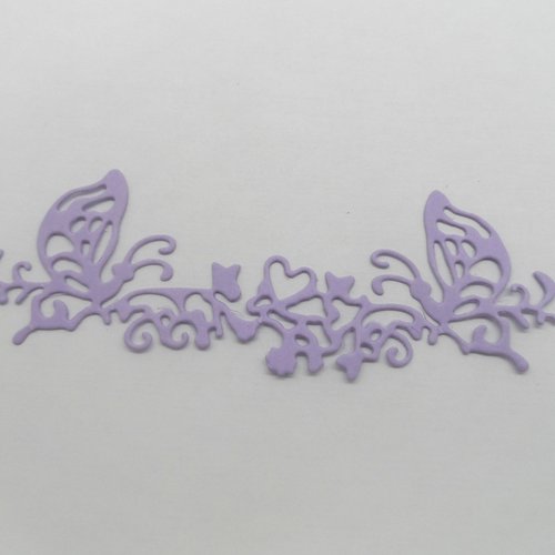 N°647  d'une jolie "frise" papillon cœur "feuillage"  en papier lavande violet clair  découpage fin