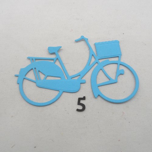 N°240  d'un grand vélo en papier  bleu   n°5 avec panier découpage fin 