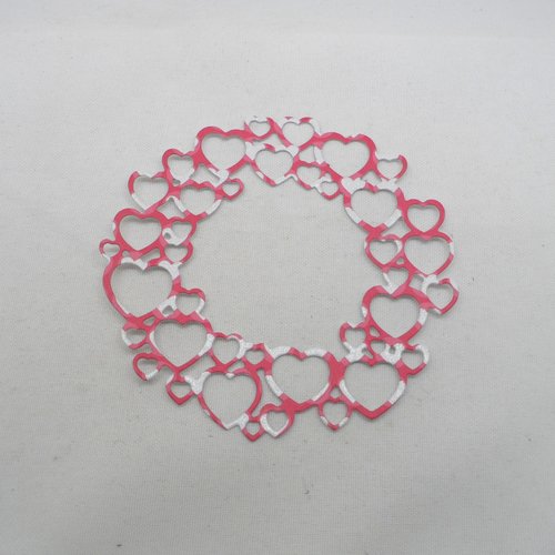 N°962 d'une couronne de cœur  en papier rouge et blanc avec quelques paillettes découpage fin