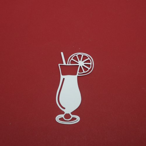 N°900 grand verre à cocktail   en papier blanc   découpage  fin