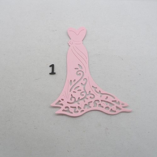 N°25 d'une petite robe élégante en papier   rose clair  n°1  découpage fin