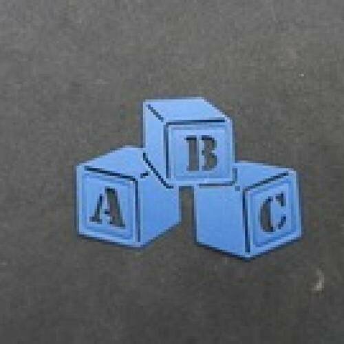 N°18 de trois cubes a b c  thème bébé en papier bleu marine   découpage fin 