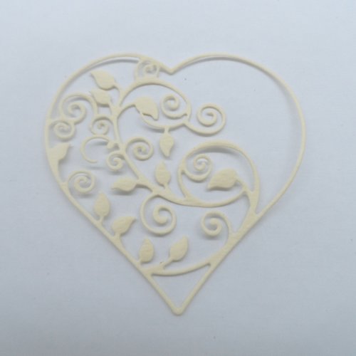 N°630   d'un joli cœur évidé "feuillage"  en papier ivoire  découpage fin 