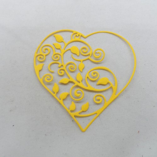 N°630 d'un joli cœur évidé "feuillage"  en papier jaune vif découpage fin 