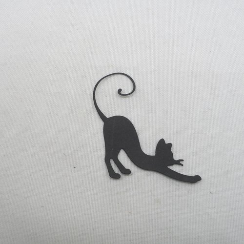 N°1208   chat à la longue queue fine qui s'étire  en papier  noir    découpage