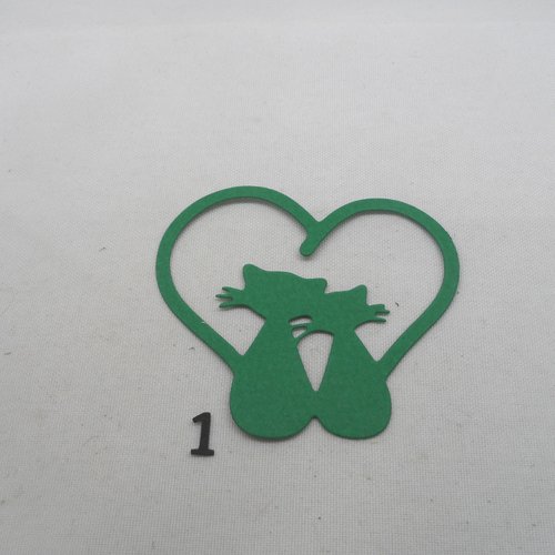 N°92 b couple de chat dans un cœur  en papier  vert n°1    découpage