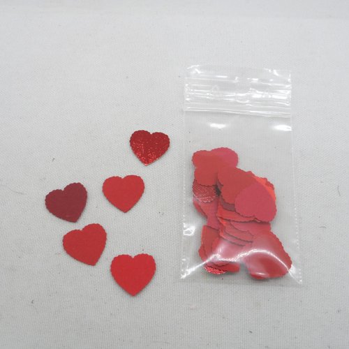 N°540 lot de 30 petits cœurs "ciselés" en papier camaïeu de rouge  pour  embellissement 
