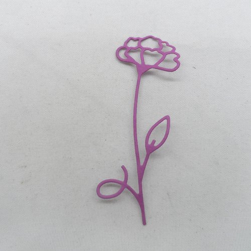 N°805  jolie fleur n°2 fine  en papier violet   découpage fin