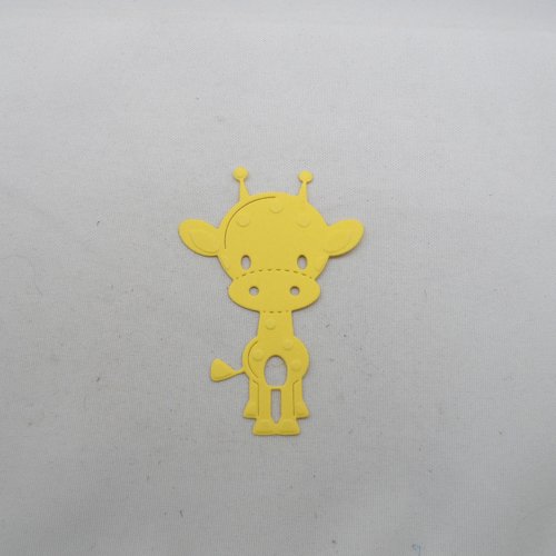N°669 jolie petite girafe  en papier jaune n°1  découpage fin et gaufrage 