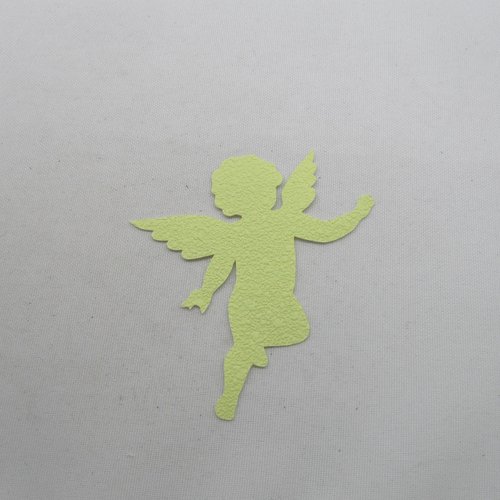 N°677 joli petit ange   en papier tapisserie verte  découpage fin 