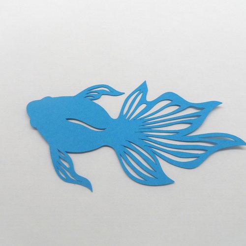 N°218  poisson   en papier bleu turquoise a embellissement 