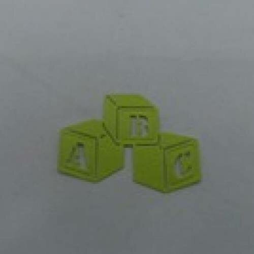 N°18 de trois cubes a b c  thème bébé en papier tapisserie vert anis  découpage fin 