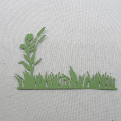 N°1227 herbe "frise" fleurs..... en papier vert b découpage fin