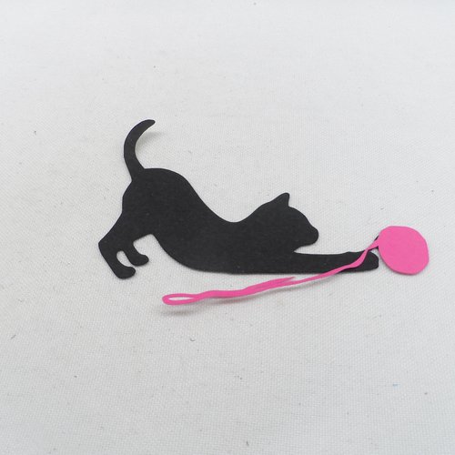 N°1200  chat jouant avec une pelote de laine  en papier  noir et fuchsia    découpage