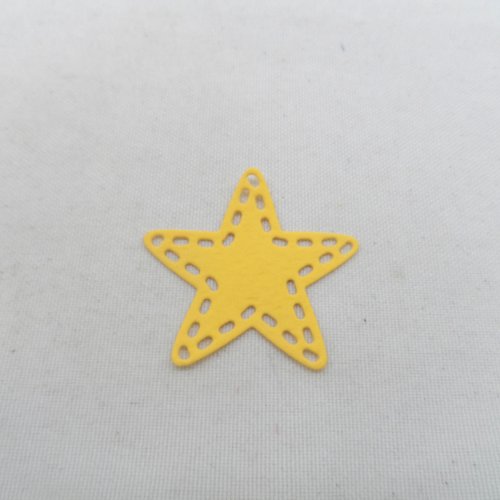 1201 étoile en papier  jaune   découpage  fin