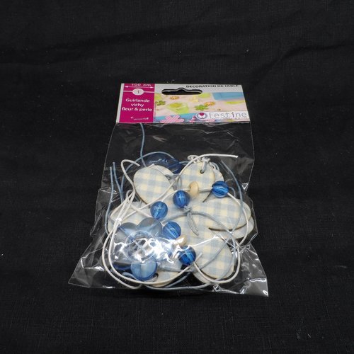 1264 guirlande vichy bleu et blanc  de fleurs bois et plastique de perles et de cordons