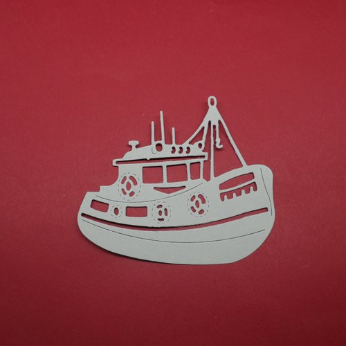 N°918 chalutier  bateau  de pêche en papier gris    découpage  fin