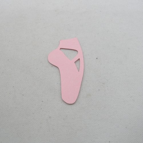 N°150 b chausson de danse  en papier rose  découpage  fin