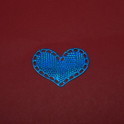 N°1034  jolie  cœur   en papier  bleu  métallisé hologramme    découpage fin