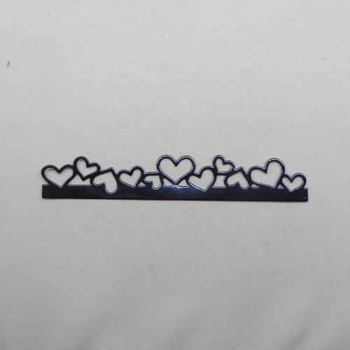 N°2084  d'une "bordure" cœurs  en papier bleu nuit noir métallisé   découpage fin
