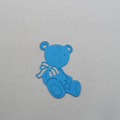 N°665 adorable petit ourson   en papier bleu turquoise  découpage fin et gaufrage