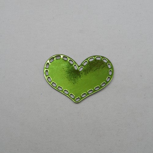 N°1034  jolie  cœur   en papier vert métallisé hologramme    découpage fin