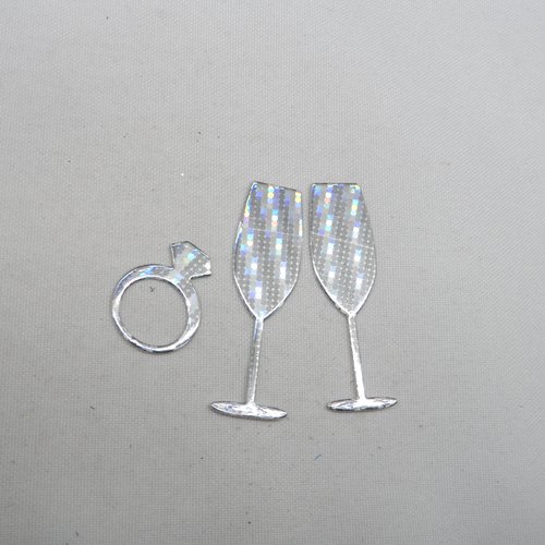 N°1251  lot de 2 flûtes à champagne et d'une bague avec un "diamant" en papier argenté hologramme