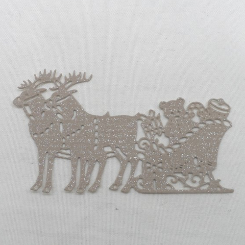 N°595 traîneau du père noël  avec deux rennes et cadeaux  en papier tapisserie beige à paillettes