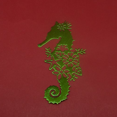 N°1329  hippocampe poisson  avec fleurs en papier vert métallisé relief  découpage