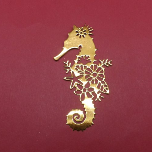 N°1329  hippocampe poisson  avec fleurs en papier doré  découpage