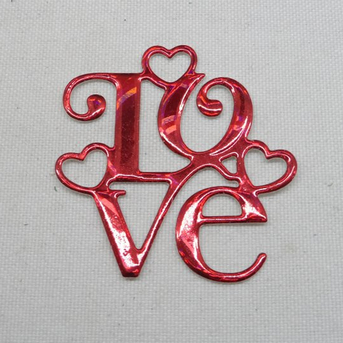 N°1254 mot love avec trois cœurs  en papier rouge métallisé et hologramme découpage fin