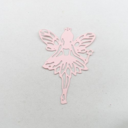N°1331 une  "fée papillon" avec sa baguette  en papier rose découpage fin