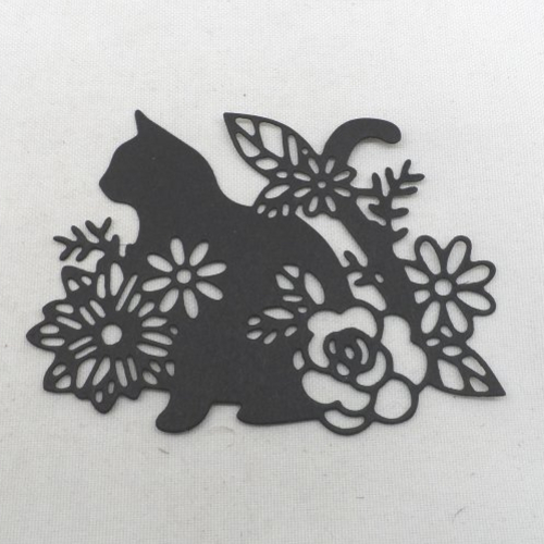 N°1334 chat  avec fleurs en papier noir  découpage