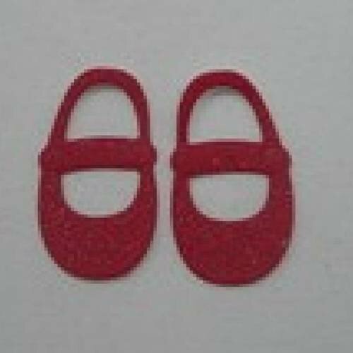 N°4 d'une paire de  chaussure en papier tapisserie rouge framboise à paillette  découpage et gaufrage 