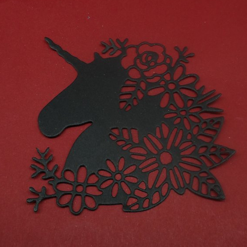 N°1328 tête de  licorne avec des fleurs en papier noir